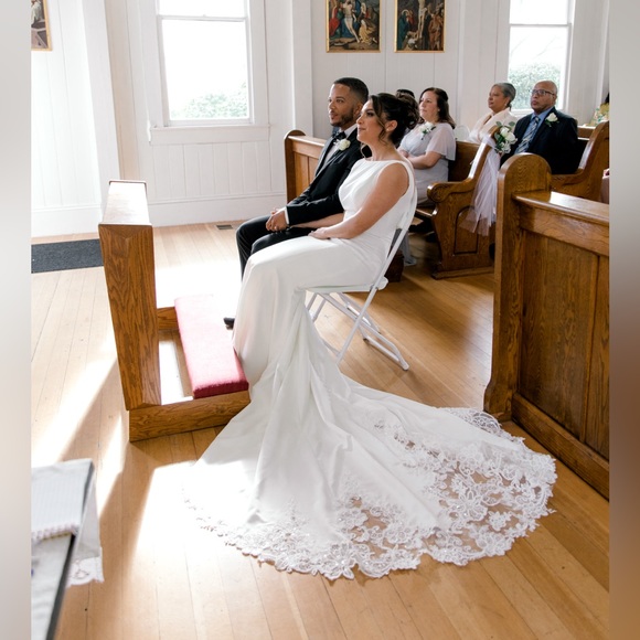 Maggie Sottero Wedding Dress - Picture 7 of 10